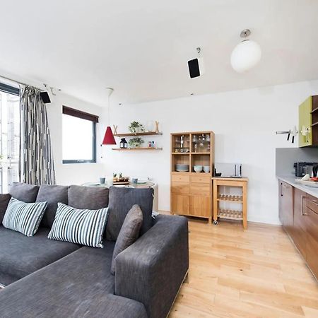 Modern 2 Bed Apartment W Balcony In Londra Dış mekan fotoğraf