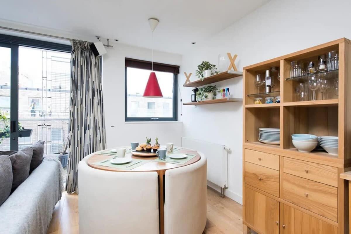 Modern 2 Bed Apartment W Balcony In Londra Dış mekan fotoğraf