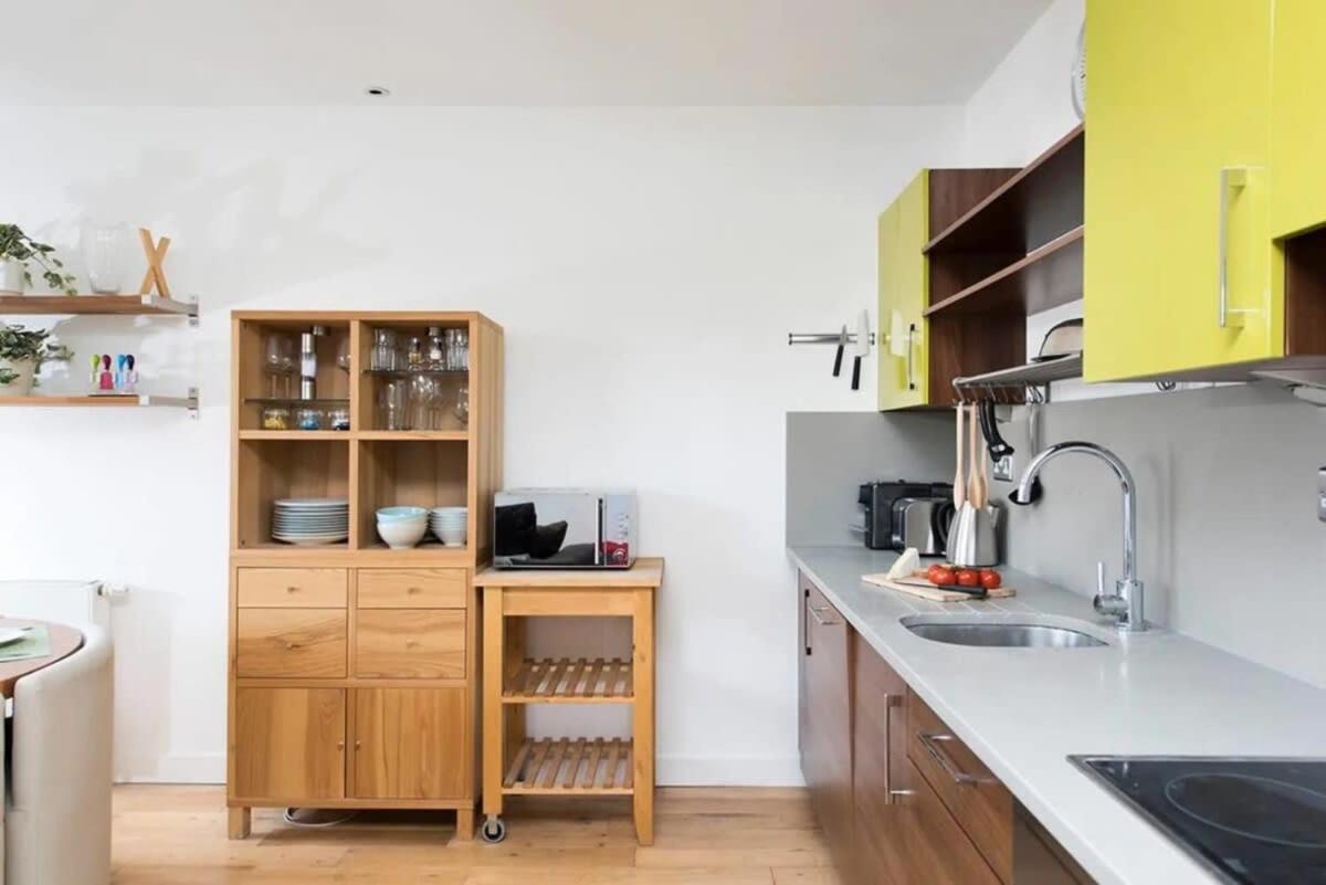 Modern 2 Bed Apartment W Balcony In Londra Dış mekan fotoğraf