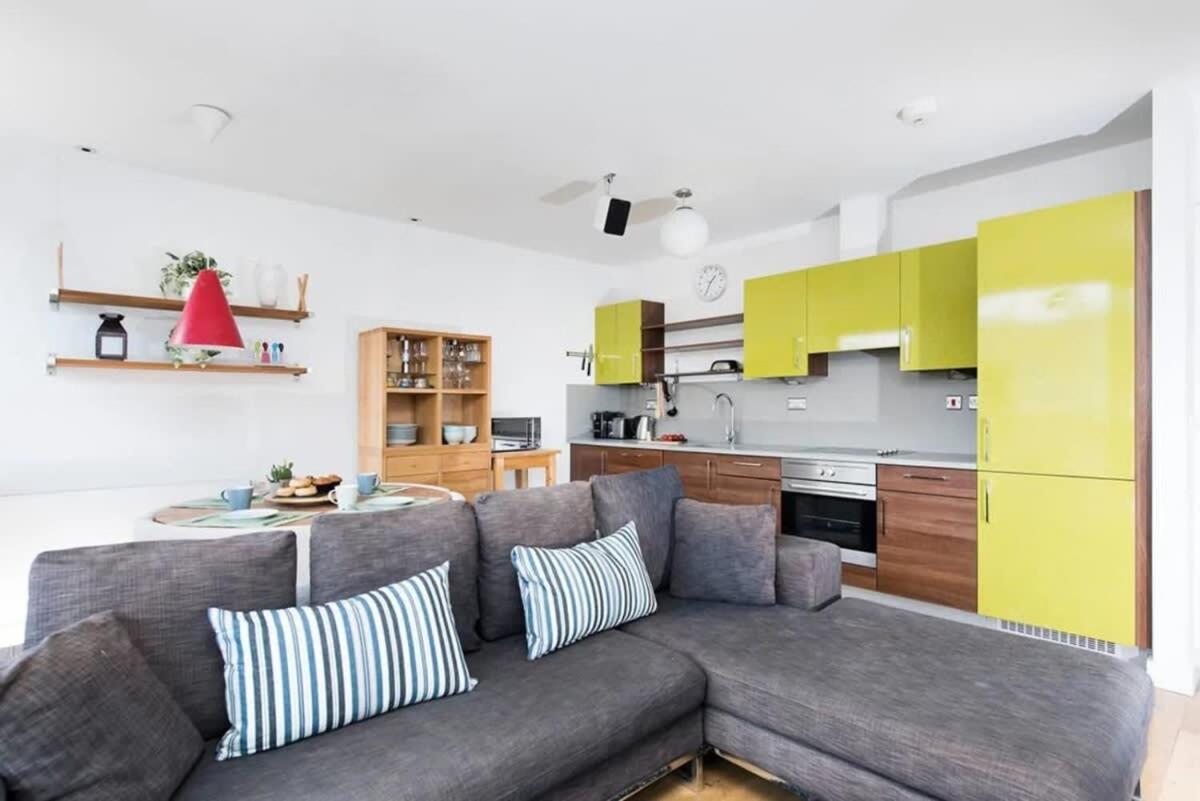Modern 2 Bed Apartment W Balcony In Londra Dış mekan fotoğraf