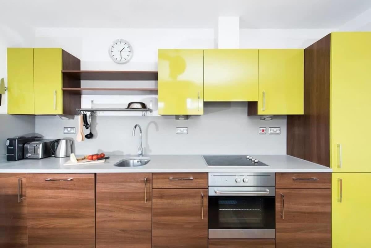 Modern 2 Bed Apartment W Balcony In Londra Dış mekan fotoğraf